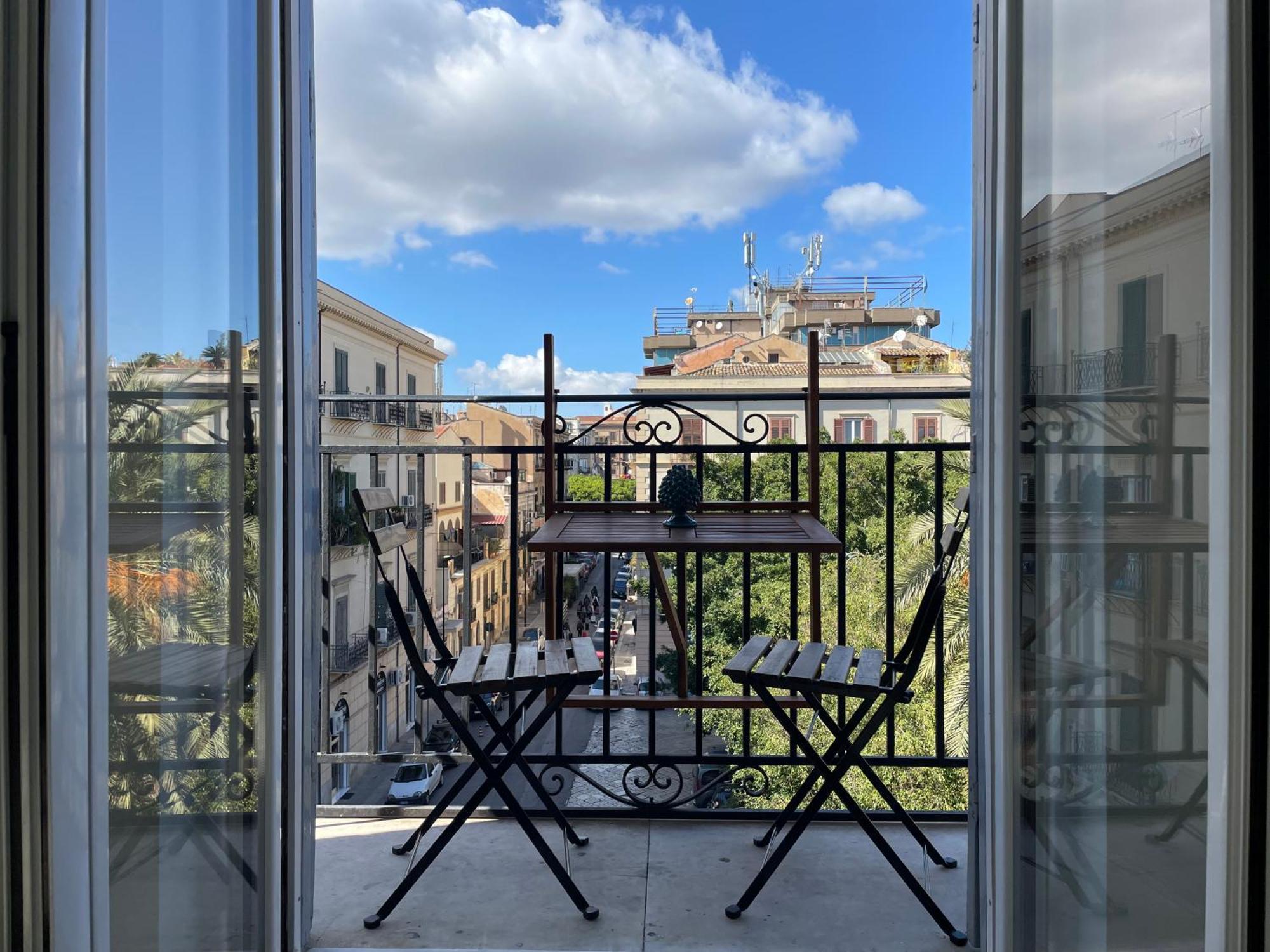 Case Orlando_A City Center Sicilian Treat Palermo Exterior photo
